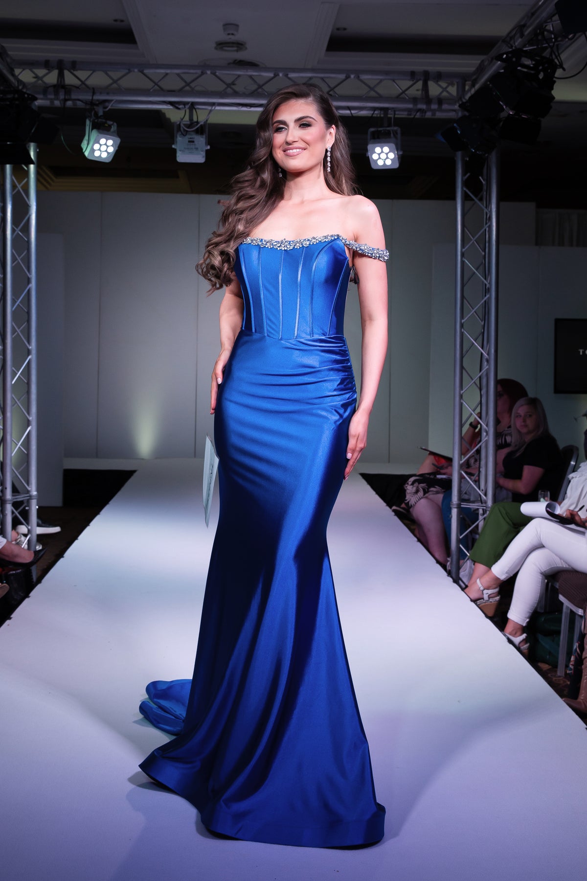 TNP235 Royal